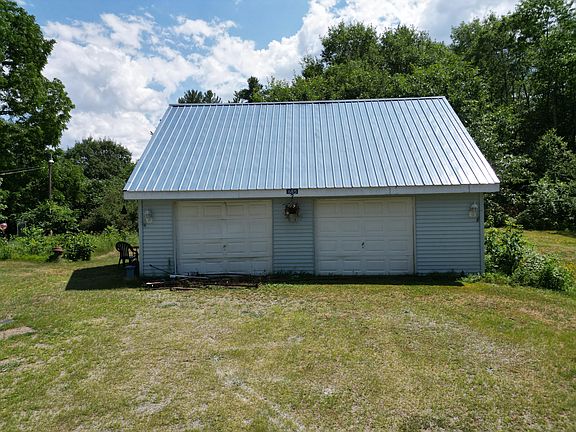 4th image of 685 Mohawk Road