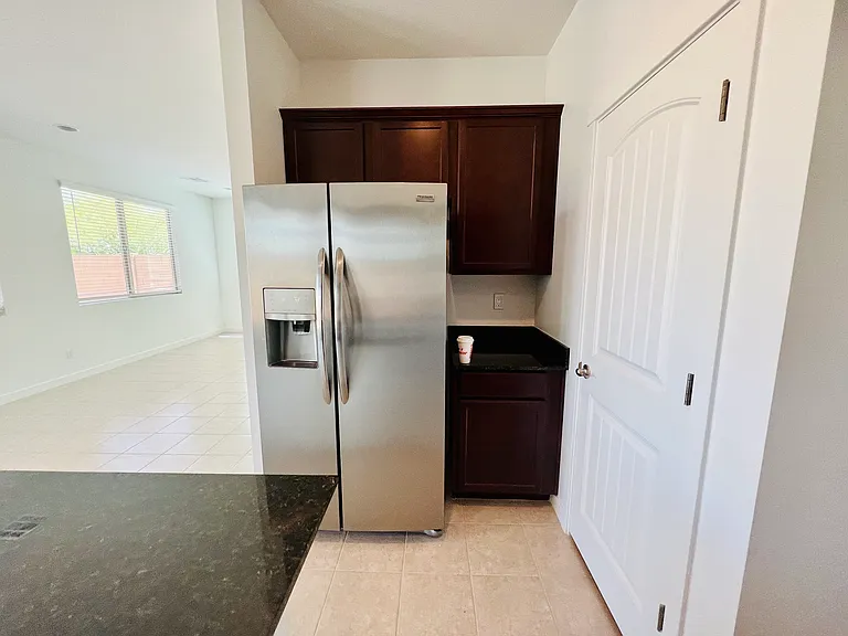 6038 W Hartford Ct — Photo 36