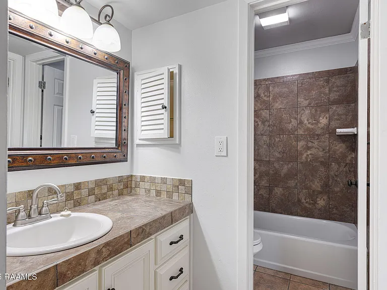 220 Doucet Rd #203A — Photo 16