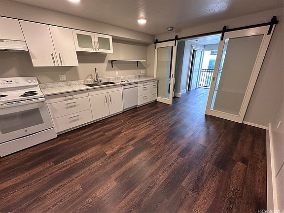 4th image of 803 Waimanu St #319