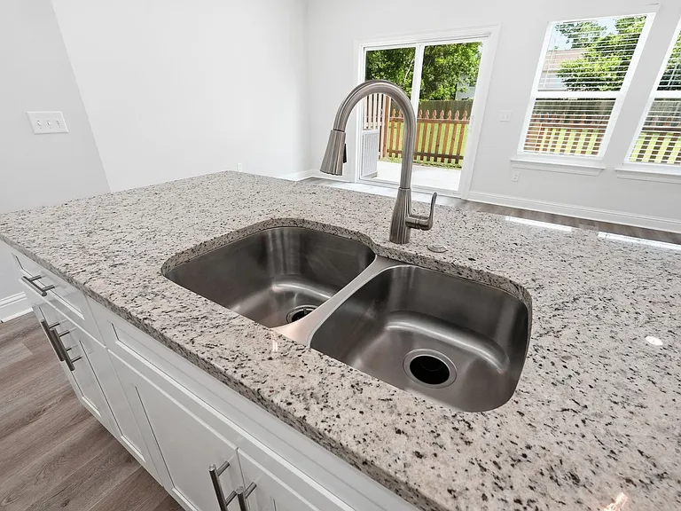 699 Woodlawn Ave NW — Photo 10