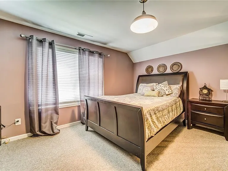 224 W Marietta St — Photo 17
