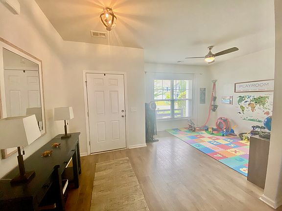 4th image of 3042 Vincent Astor Dr