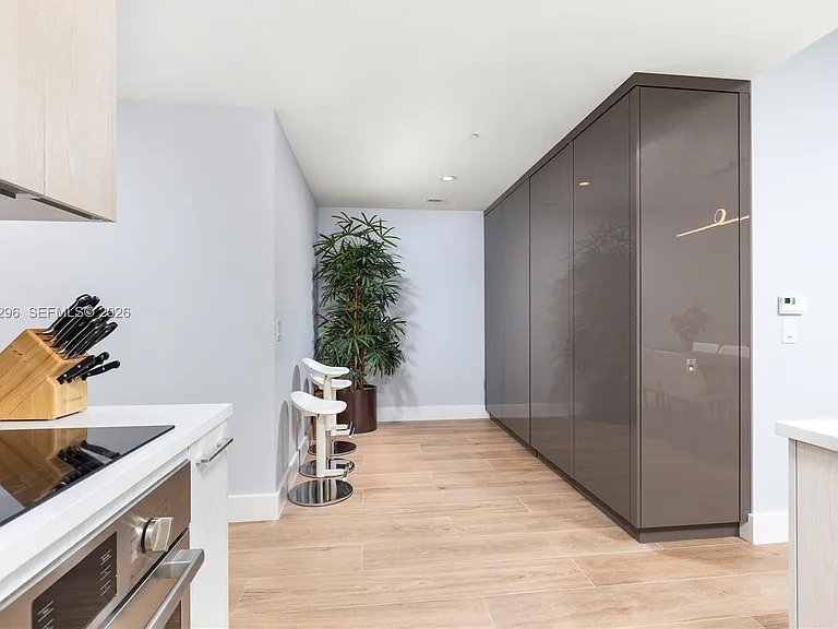 501 NE 31st St #1710 — Photo 8