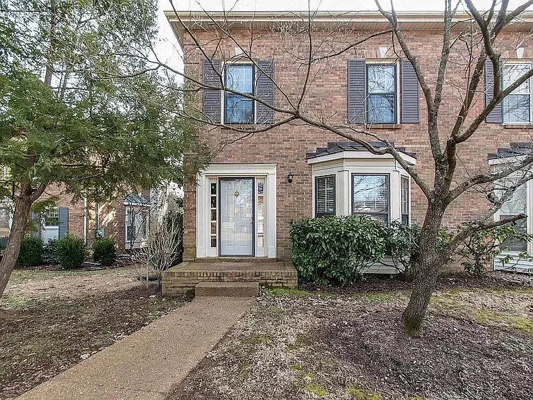 1121 Clifton Ln — Photo 1