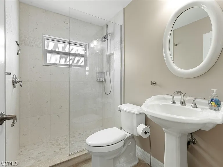 2013 SW 31st Ter — Photo 26
