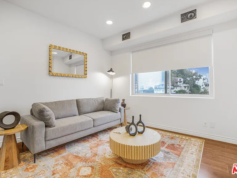 8507 Franklin Ave — Photo 21
