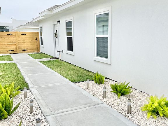 2nd image of 1723 Summit Dr #2