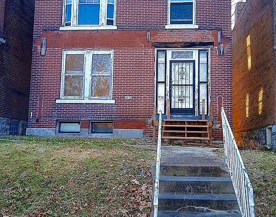2nd image of 4936 Labadie Ave