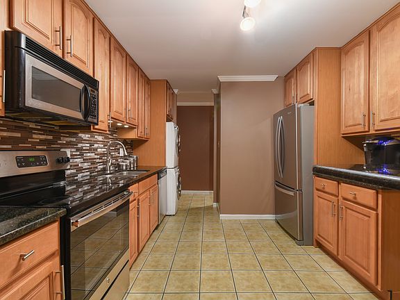 5th image of 960 Beau Dr Unit 301