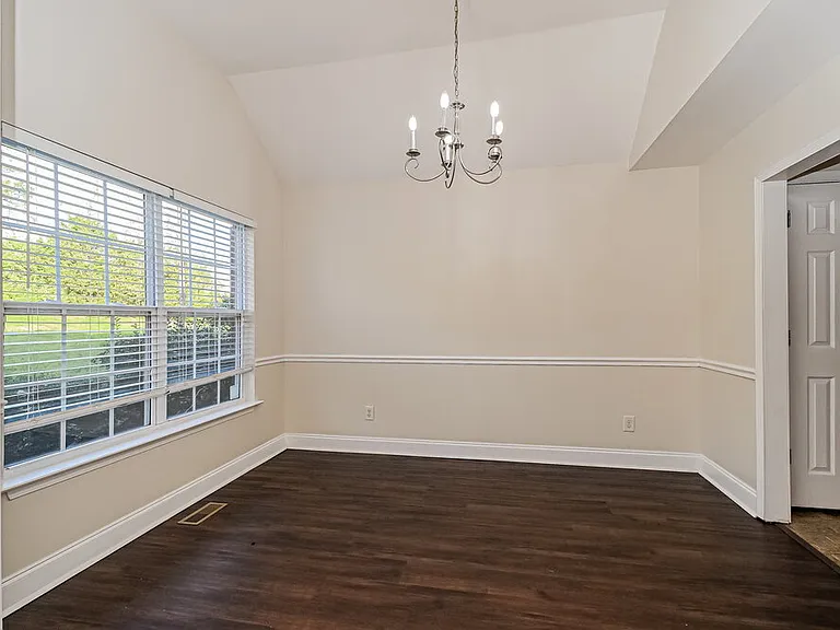1565 Bridgecrest Dr — Photo 6