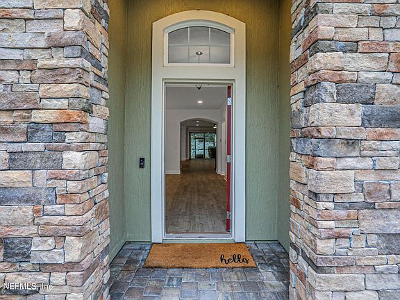 3rd image of 3590 CROSSVIEW Drive