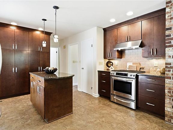 3rd image of 5345 Green Cove Rd