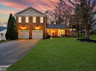 7204 Joshua Tree Ln, Springfield, VA 22152