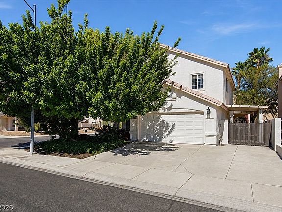2nd image of 5936 Royal Castle Ln
