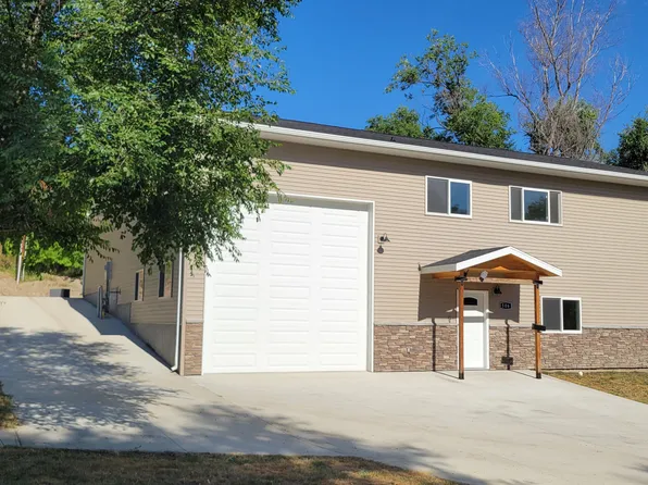 506 4th Ave NE, Mandan, ND 58554