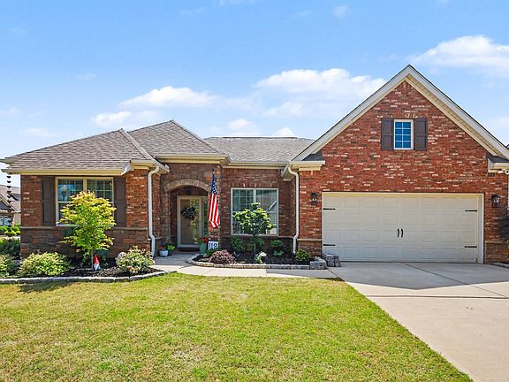 2nd image of 401 Woodland Oaks Ct