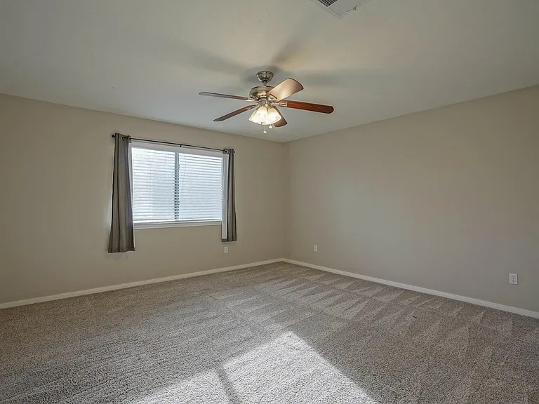 2108 Lakeway Dr — Photo 49