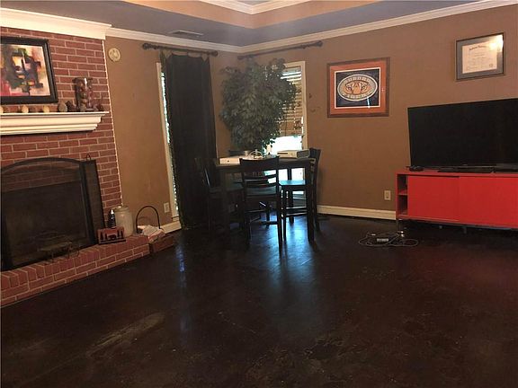 2nd image of 129 Saddlehorn Ct