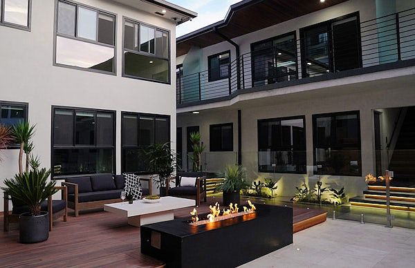 1st image of 1267 N Laurel Ave #0d24aaad5