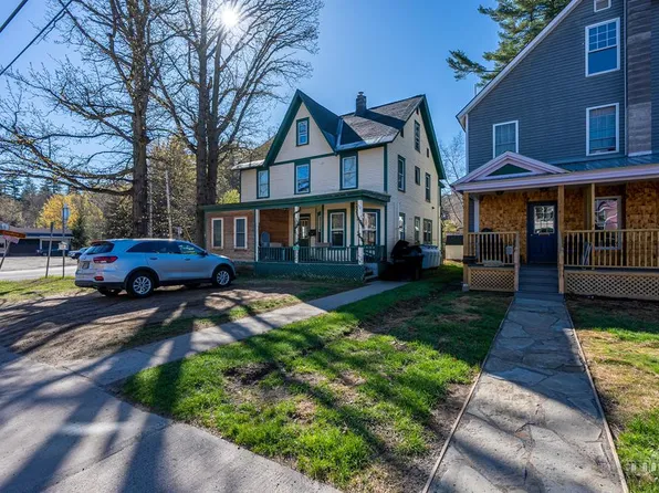 30 Woodruff St, Saranac Lake, NY 12983
