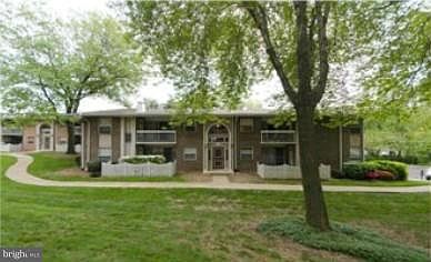 2nd image of 1948 Kennedy Dr APT 202