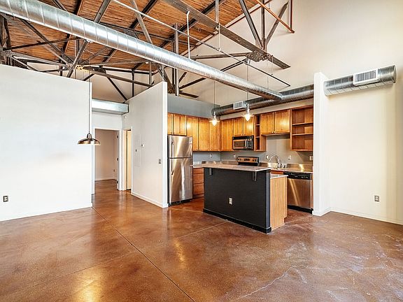 3rd image of 3033 Blake St Unit 126