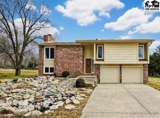 4108 Sherwood Dr, Hutchinson, KS 67502