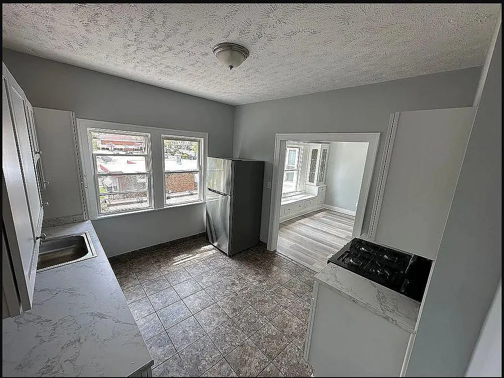 Building Photo - 4717 State Rd #S