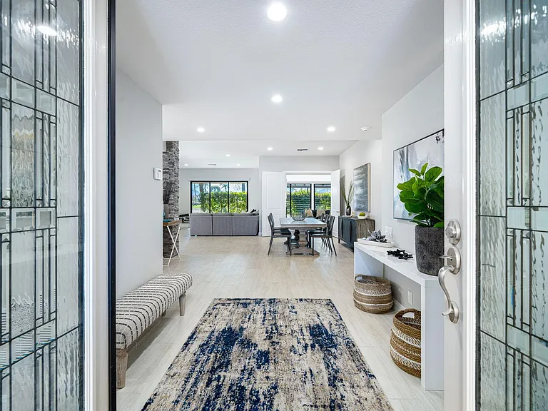 49 Columbia Dr — Photo 5