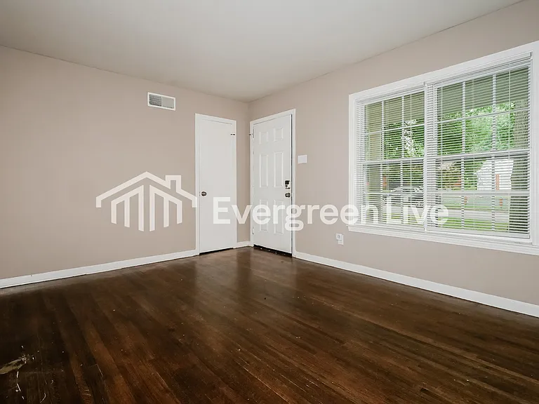 3285 Canyon Rd — Photo 3