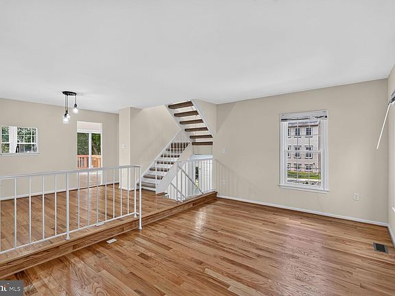 3rd image of 3167 Beaverwood Ln