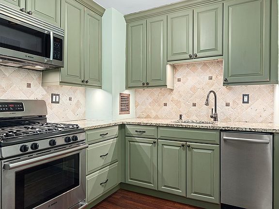 4th image of 16 W 16th St #2