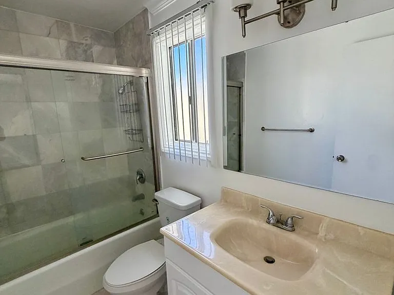 332 Culver Boulevard 363 Pershing — Photo 36
