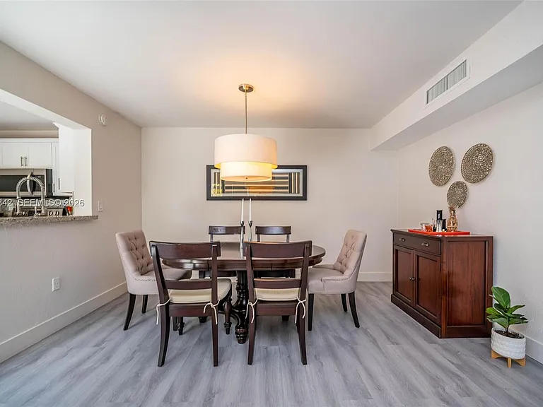 4702 SW 67th Ave #O7 — Photo 7