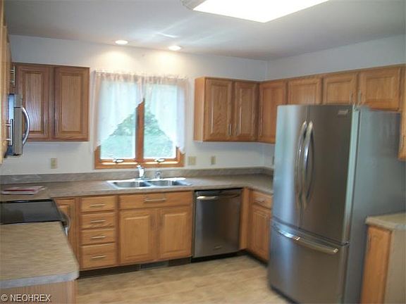 5th image of 1303 Oakmont Dr