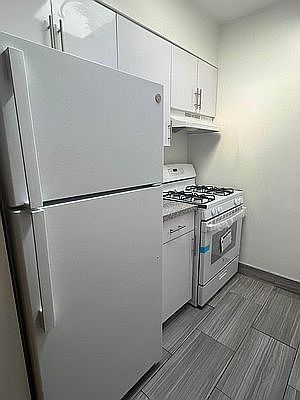 3rd image of 82-30 Kew Gardens Rd #3