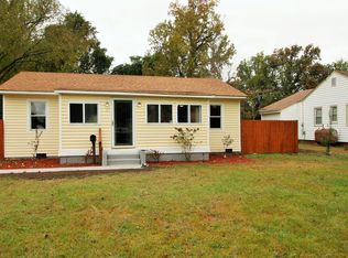 15 E Berry St, Sandston, VA 23150