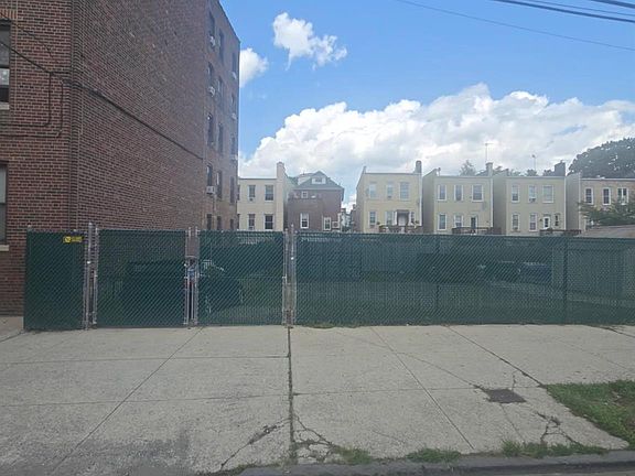 3rd image of 127 E 233rd Street