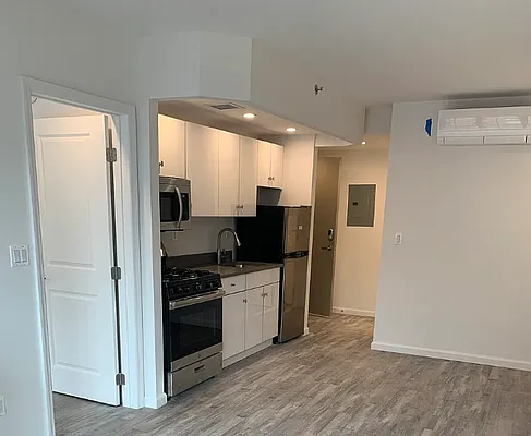 Rented by Avenues Real Estate | media 10