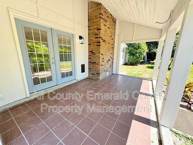 710 Swan Ln — Photo 44