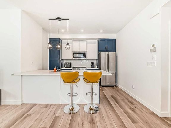 3rd image of 44 NW Spring Creek Cmn SW