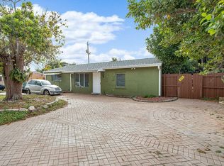 329 NW 7th Ct, Boynton Beach, FL 33426