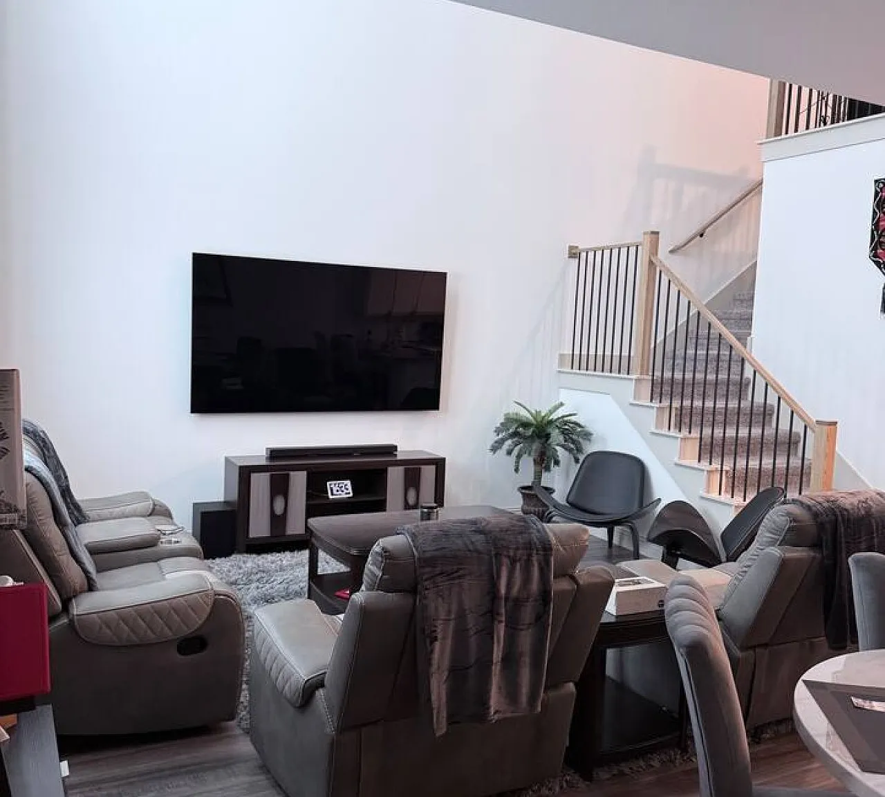 2 bed, 2.5 bath, 1520 sqft, $4,200 — Photo 3