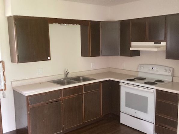 704 S Cayuga St, Pomeroy, IA 50575