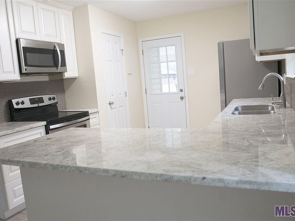 2nd image of 8997 Shadow Bluff Ave