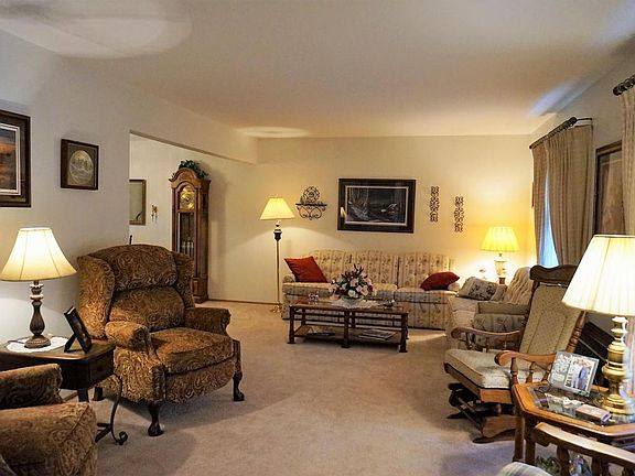 3rd image of 230 W James Dr