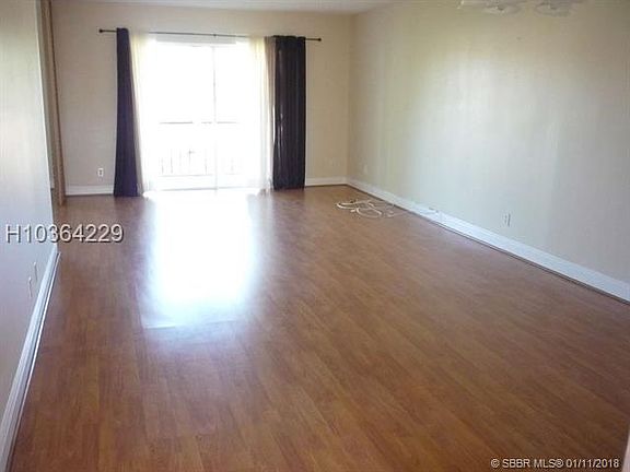4th image of 671 S Hollybrook Dr APT 304