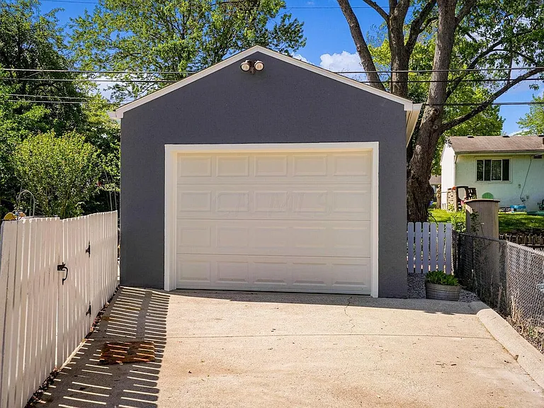 2695 Bristol Rd — Photo 46