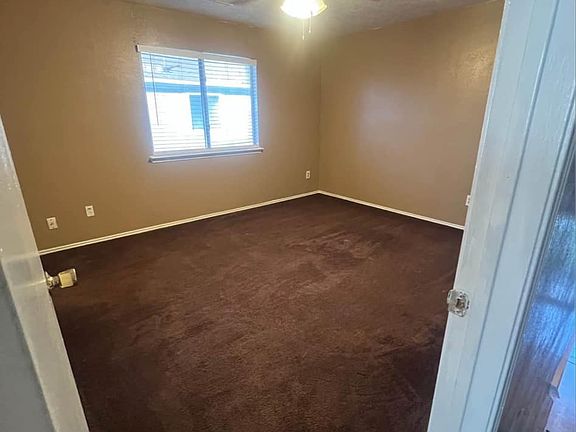 4th image of 12002 Meadow Place Dr